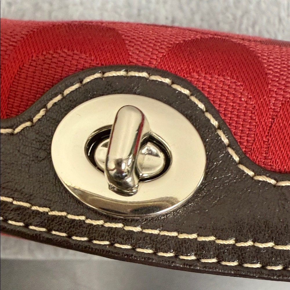 Coach Red Jacquard Legacy Turn-lock Wristlet- Signature Collection- NWOT - Picture 8 of 14